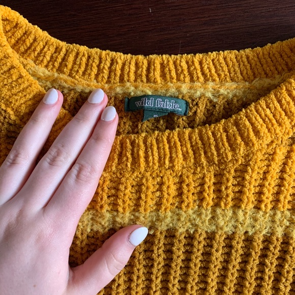 🦄 4/$40 Basic Cropped Mustard Yellow Sweater - Picture 3 of 6